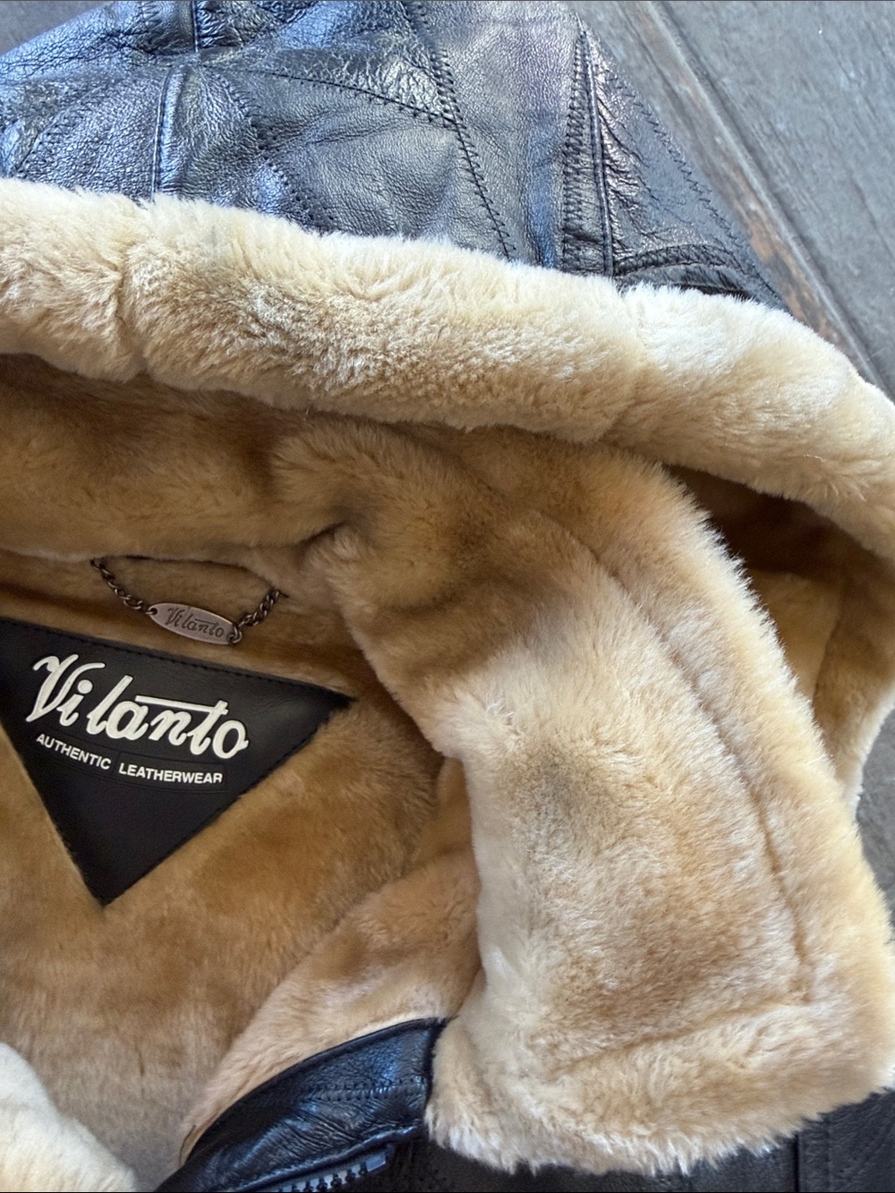 Women’s Black Leather Hooded Shearling Jacket - Picture 4 of 8